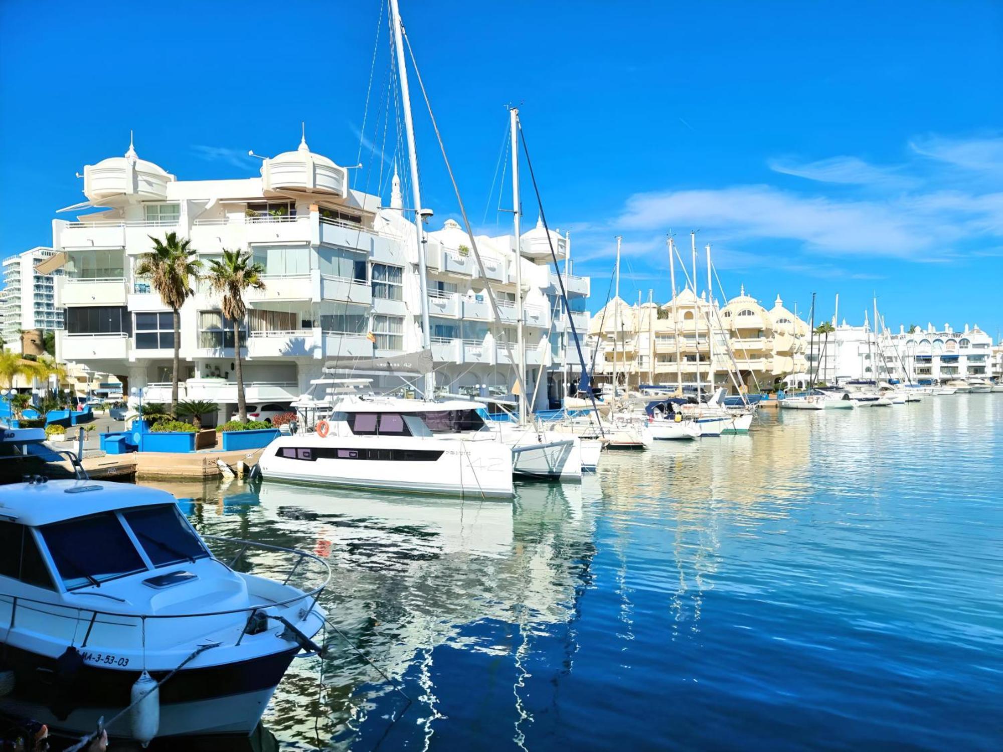Stunning Home With Outdoor Swimmingpool, 4 Bedrooms And Wifi Benalmádena Exterior photo