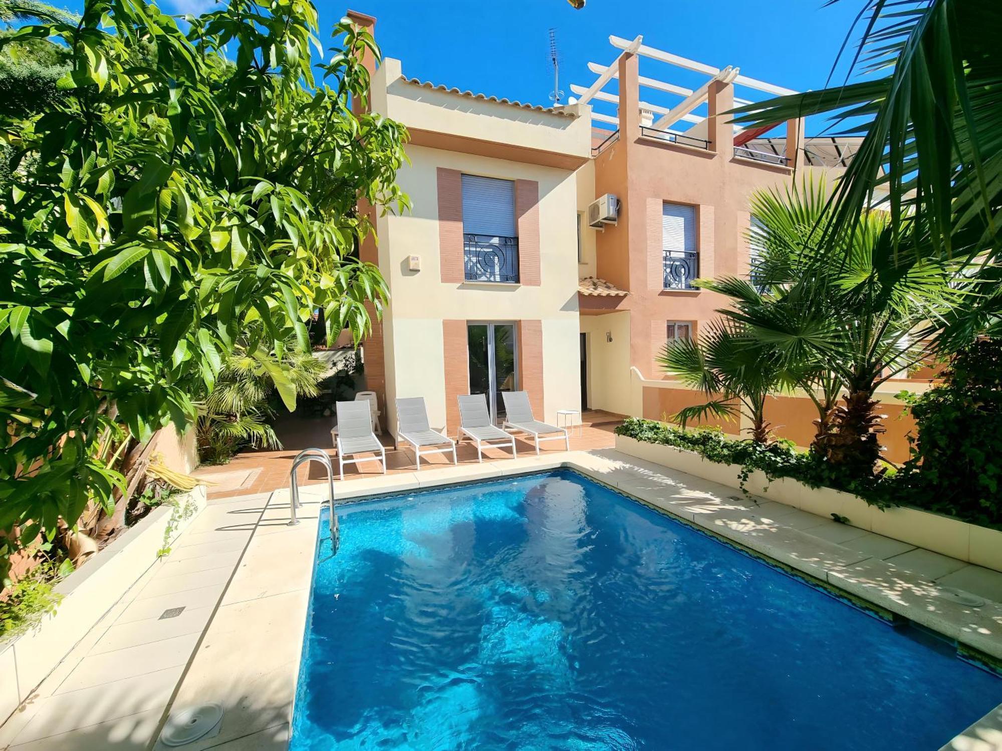 Stunning Home With Outdoor Swimmingpool, 4 Bedrooms And Wifi Benalmádena Exterior photo